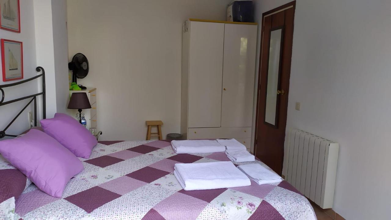 Magnolia, Habitacion Matrimonial Con Bano Uso Privado, En Casa Compartida Apartment Palafrugell Luaran gambar