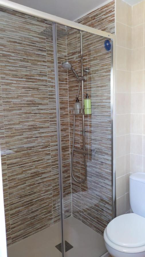 Magnolia, Habitacion Matrimonial Con Bano Uso Privado, En Casa Compartida Apartment Palafrugell Luaran gambar