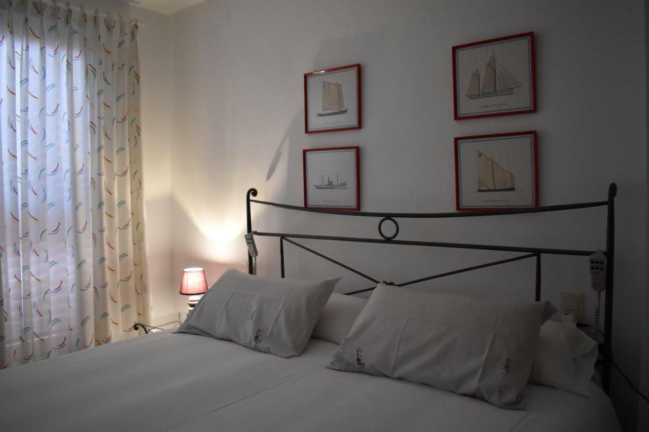 Magnolia, Habitacion Matrimonial Con Bano Uso Privado, En Casa Compartida Apartment Palafrugell Luaran gambar